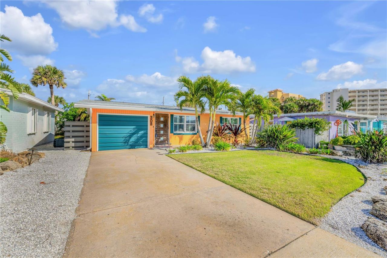 Photo 2 of 308 Normandy Ave, New Smyrna Beach, FL 32169