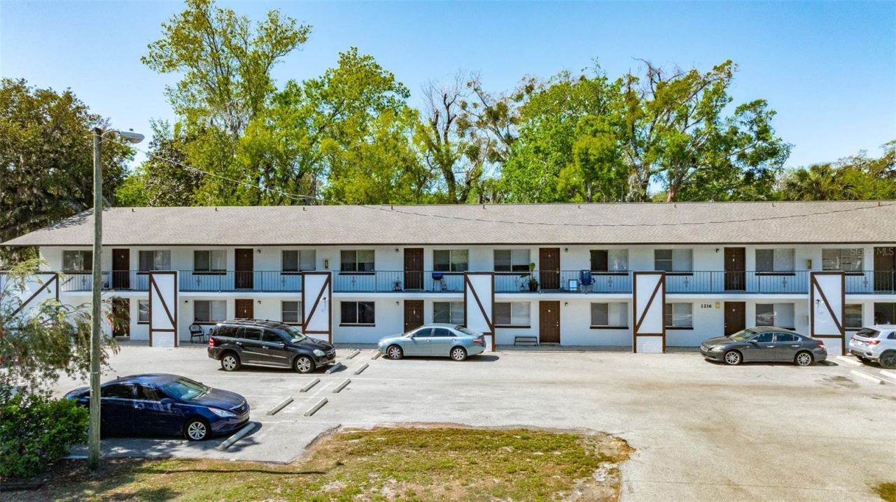 Photo 2 of 1216 Kennedy Rd, Daytona Beach, FL 32117