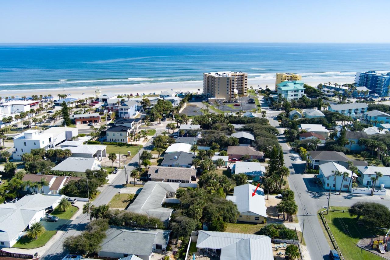 Photo 2 of 712-714 Oakwood Ave, New Smyrna Beach, FL 32169