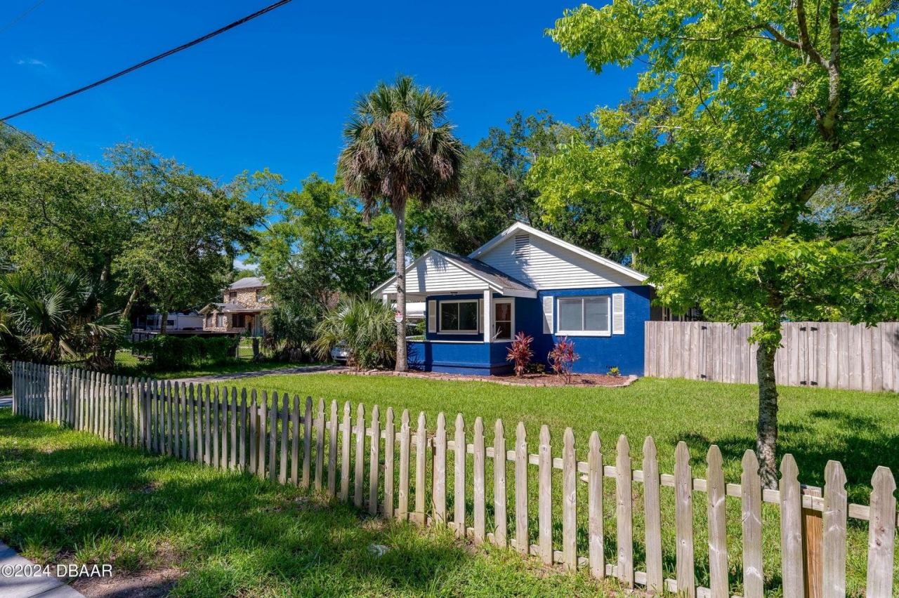 Photo 3 of 112 Center St, Daytona Beach, FL 32117
