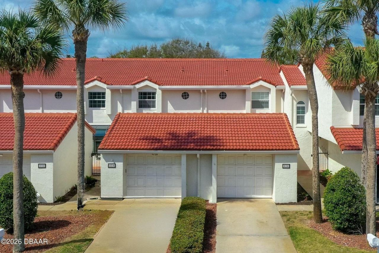 Photo 2 of 226 Florida Shores Blvd, Daytona Beach, FL 32118