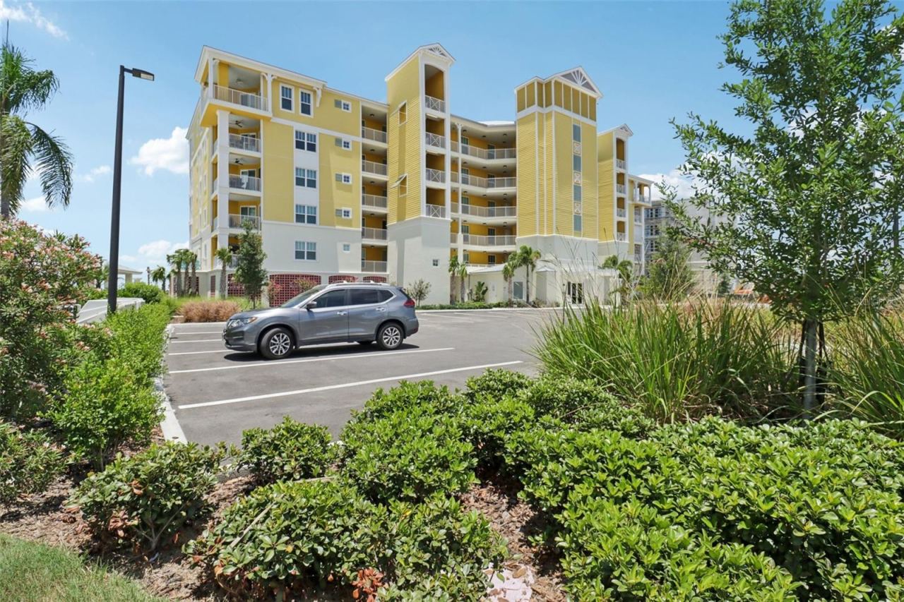 7 Riverwalk Dr #406, New Smyrna Beach