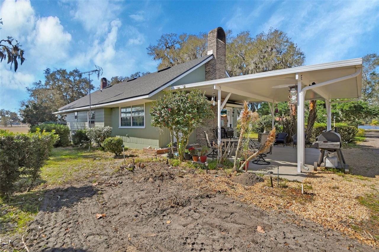 Photo 2 of 1403 Blackwelder Rd, De Leon Springs, FL 32130