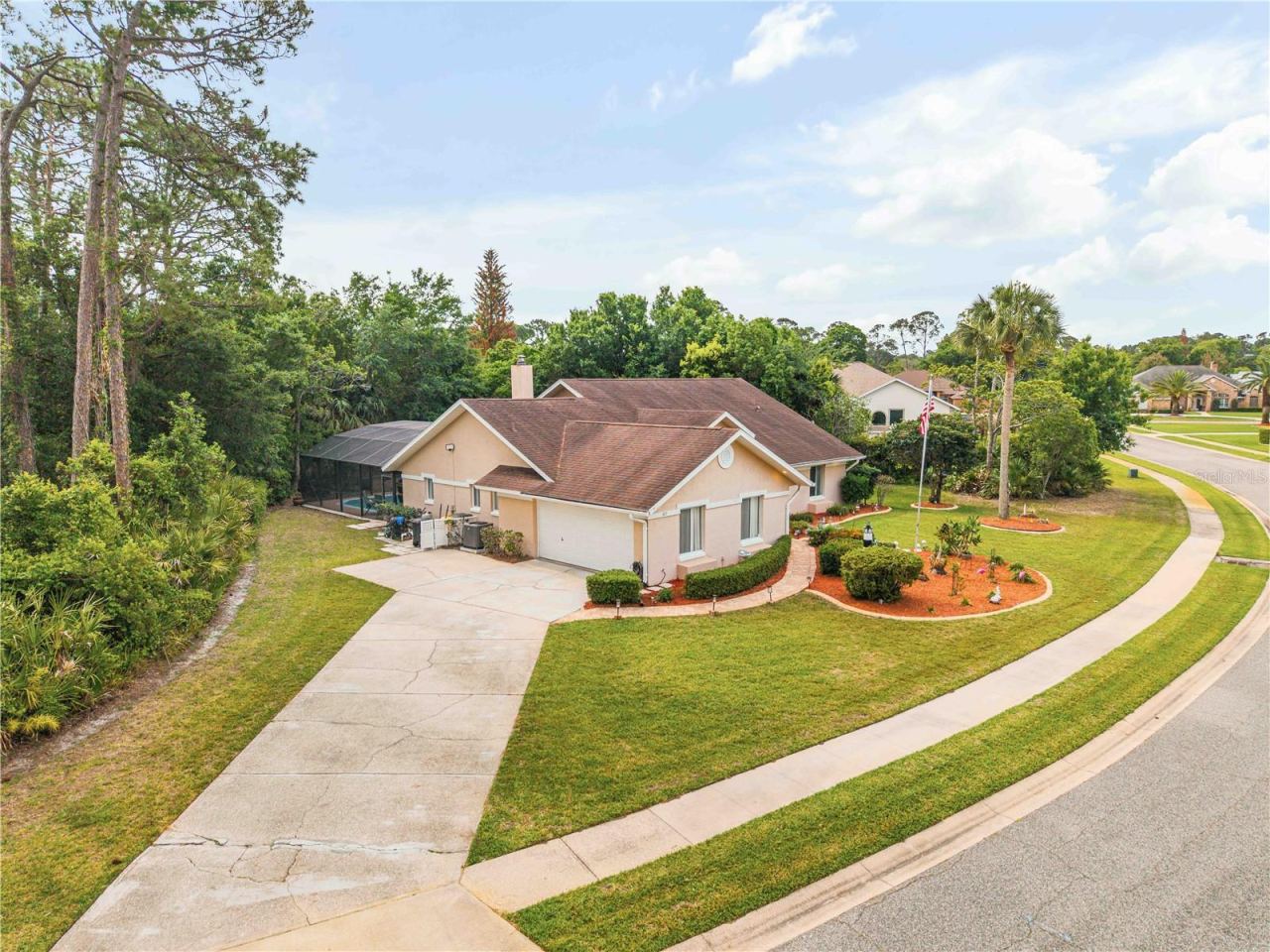 Photo 2 of 107 Muirfield Dr, Daytona Beach, FL 32114