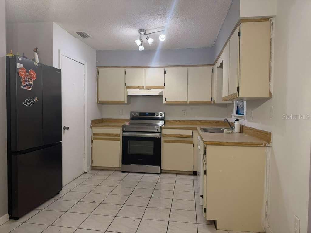Photo 2 of 2824 W Huron Drive, Deltona, FL 32738