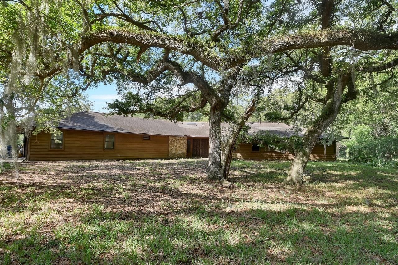 Photo 2 of 175 Baywood Dr, Oak Hill, FL 32759