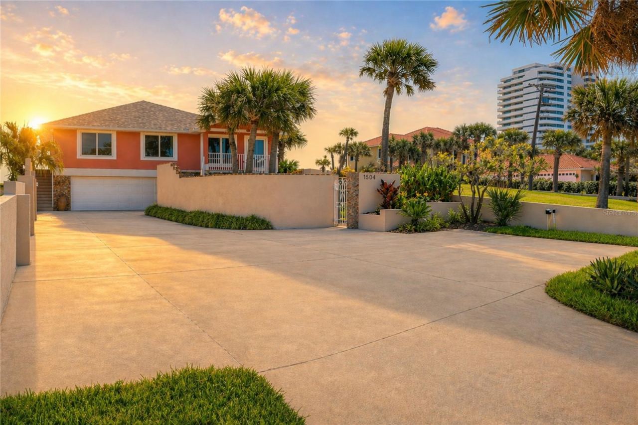 1504 N Atlantic Ave, Daytona Beach