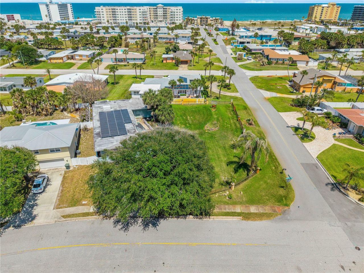 Photo 2 of 401 Driftwood Ave, Daytona Beach, FL 32118