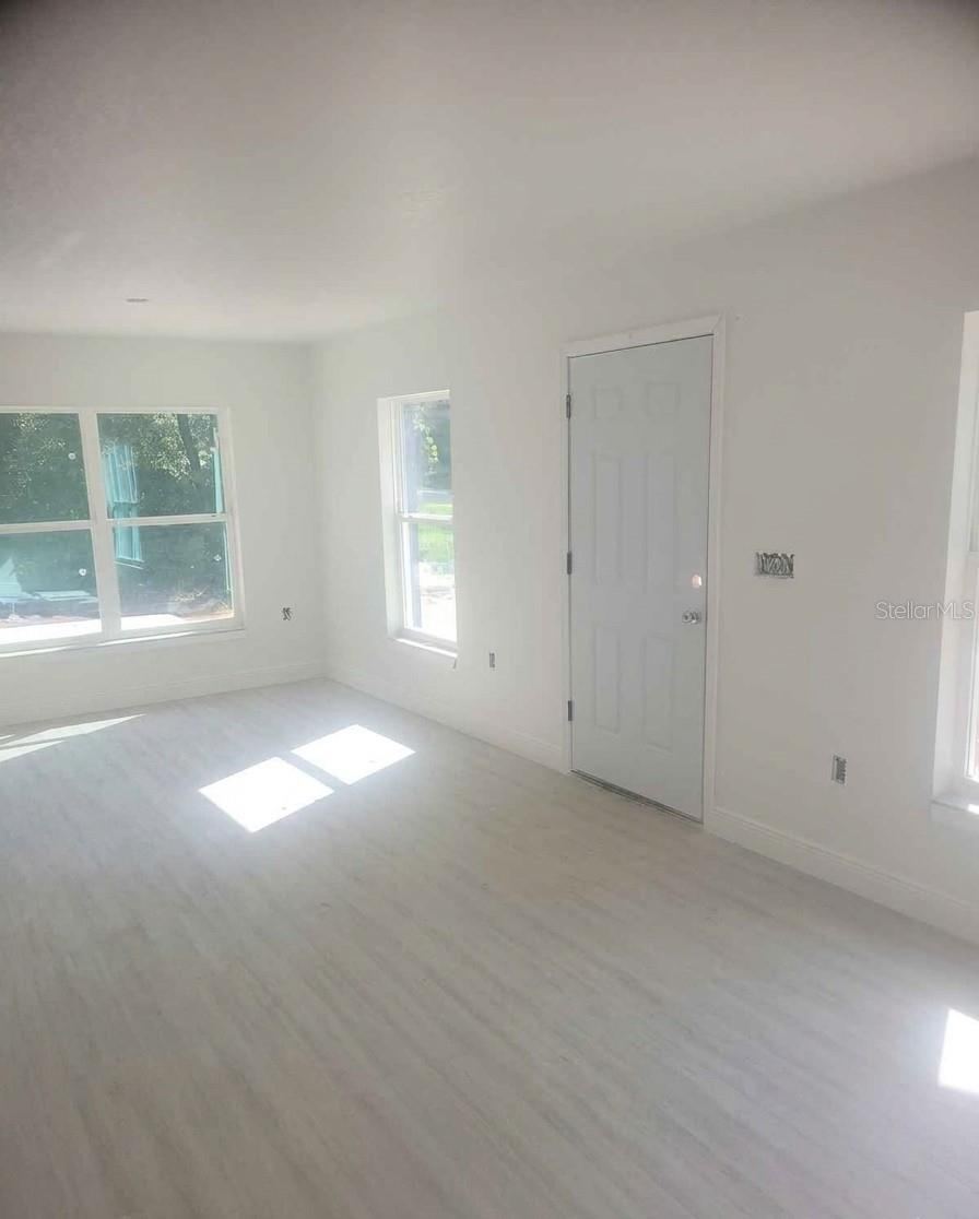 Photo 3 of 338 2nd Way, Interlachen, FL 32148
