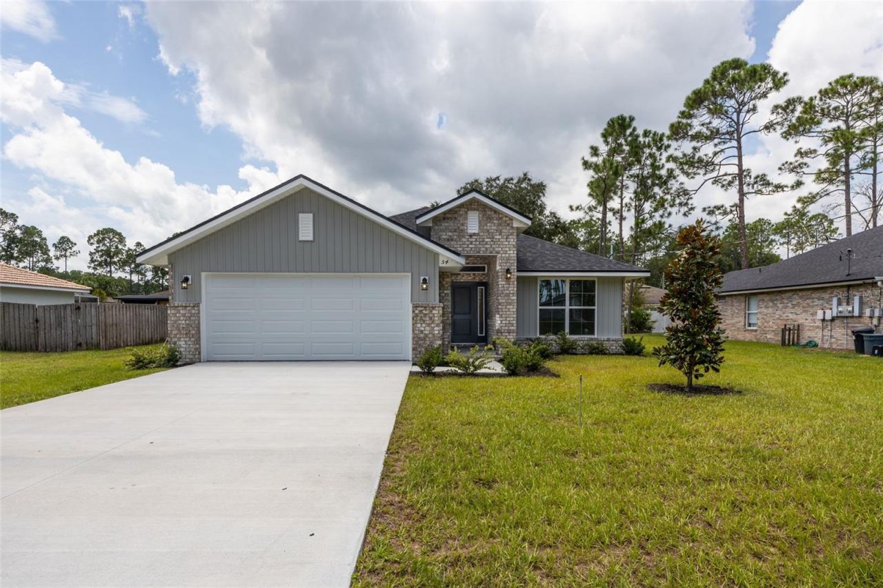 54 Pony Express Dr, Palm Coast, FL 32164