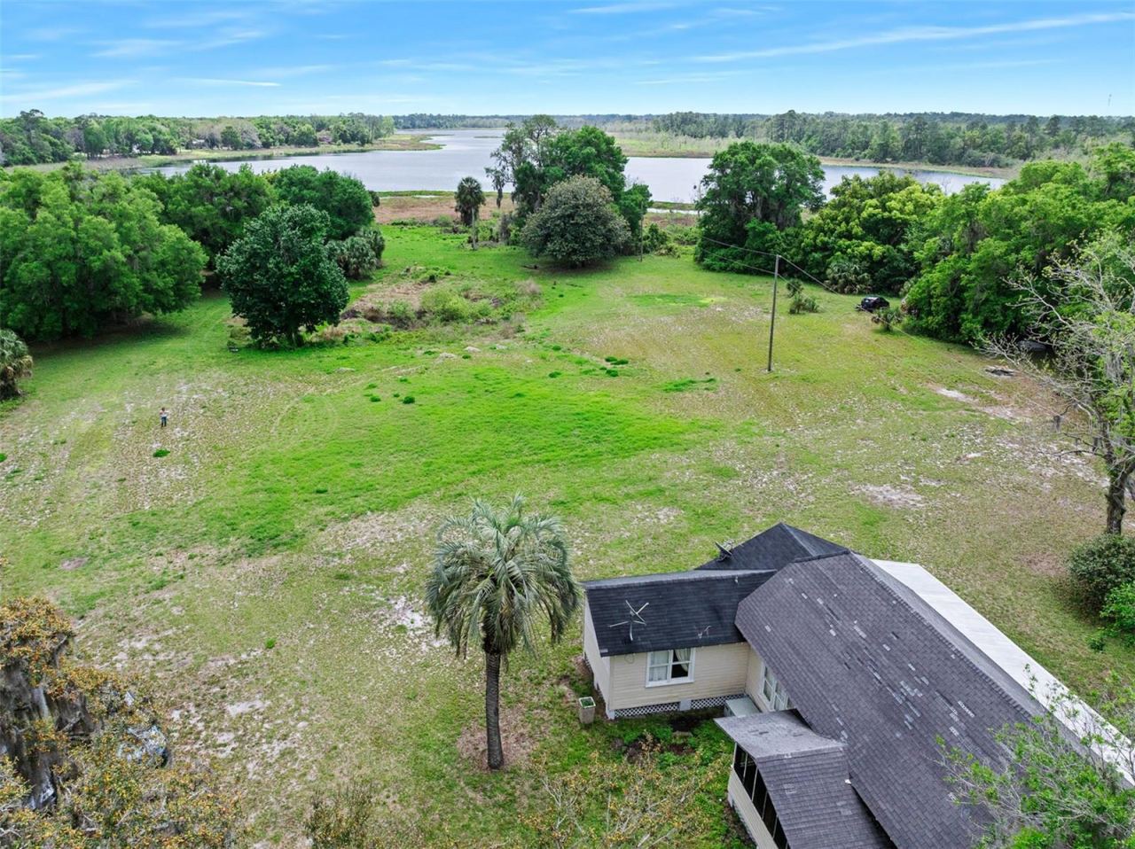 141 N Pine St, Pierson, FL 32180