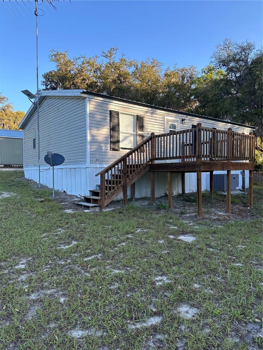 Photo 3 of 212 Ashley St, Hawthorne, FL 32640