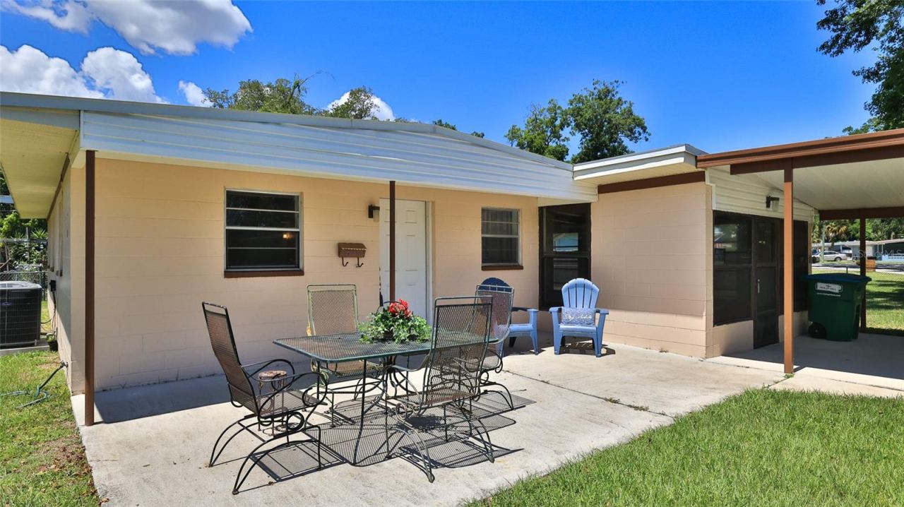 Photo 2 of 536 Dorothy Ave, Daytona Beach, FL 32117