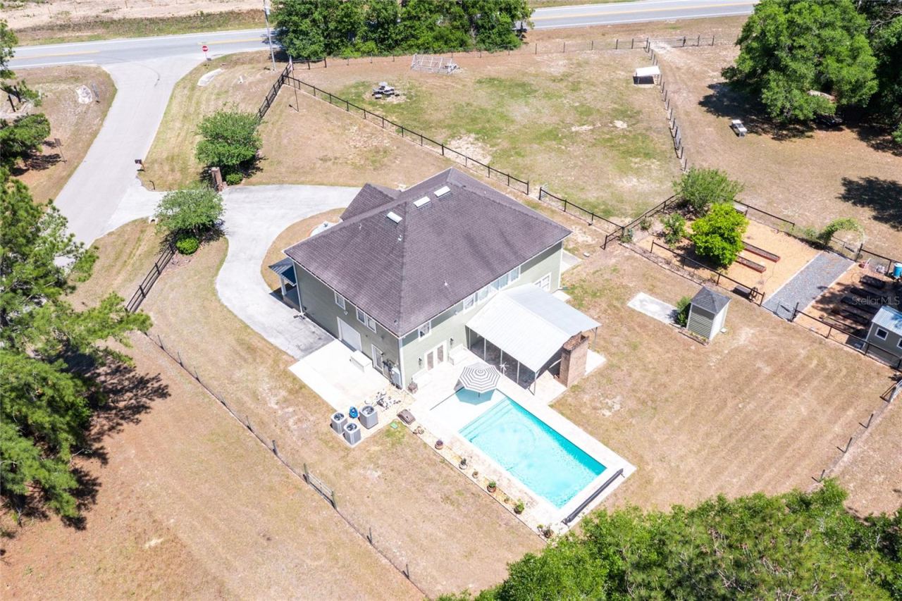 Photo 2 of 101 Ramsey Dr, Melrose, FL 32666
