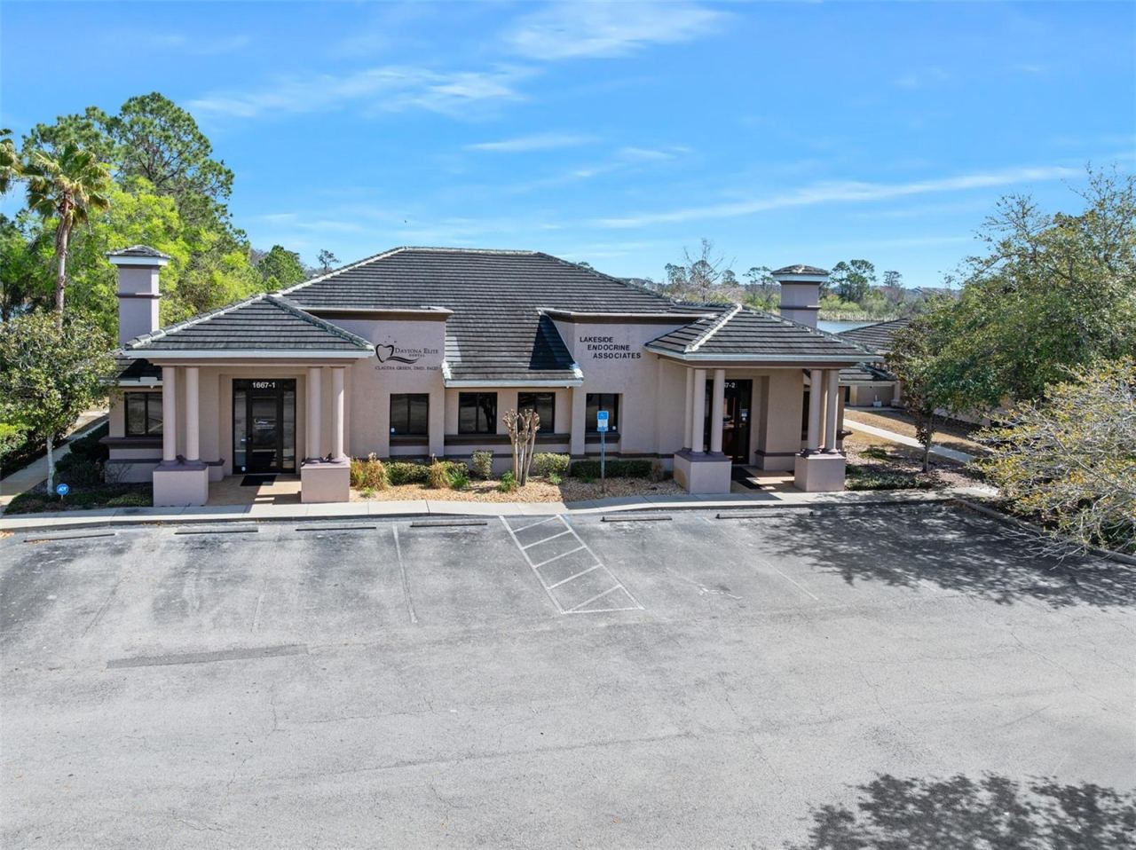 1667 N Clyde Morris Blvd, Daytona Beach, FL 32117