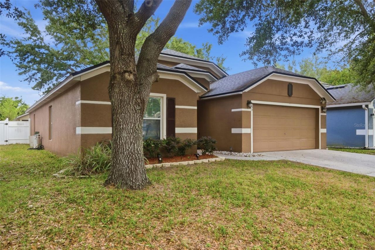 Photo 2 of 553 Maidenhair Ct, Orange City, FL 32763