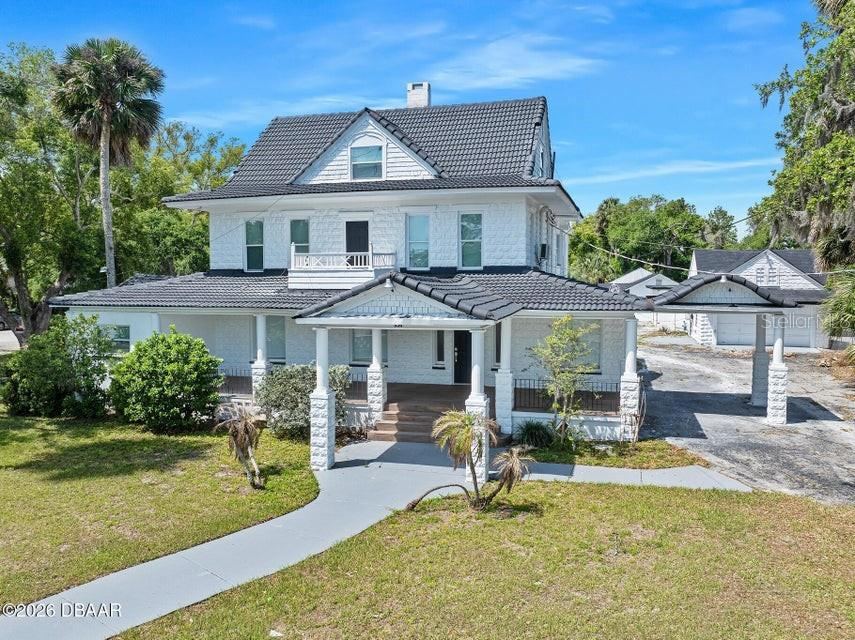Photo 2 of 934 S Ridgewood Ave, Daytona Beach, FL 32114