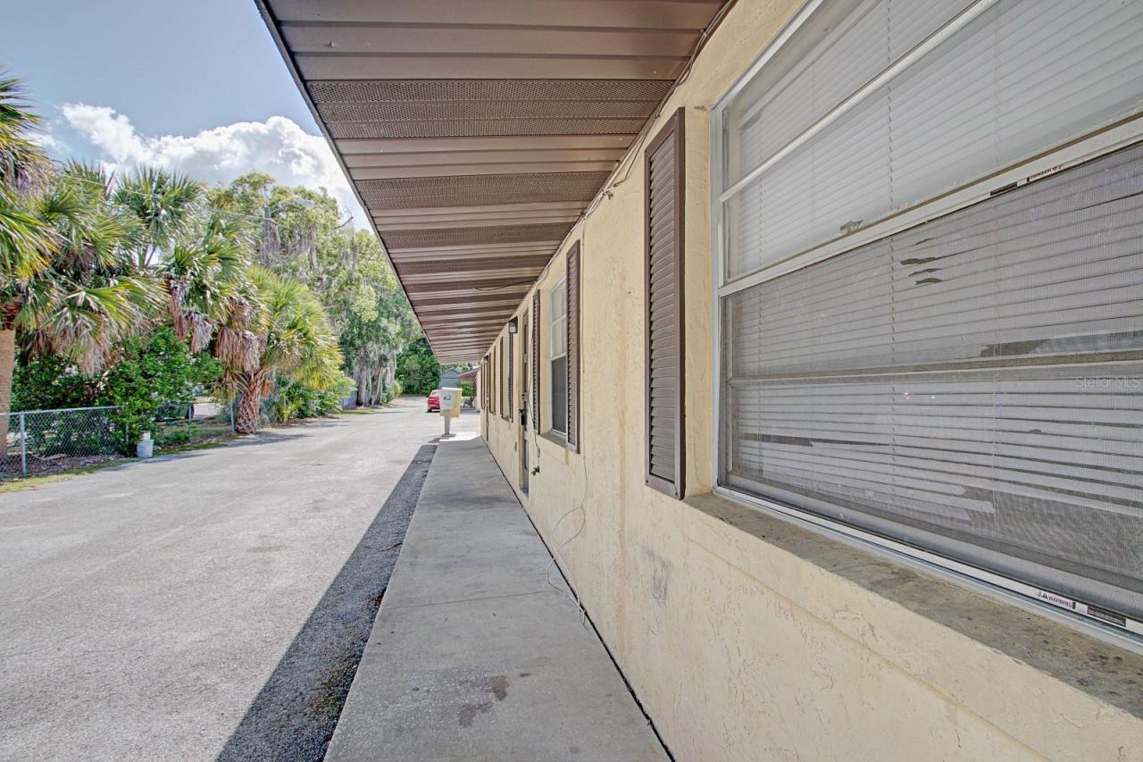 Photo 3 of 830 N Clake St, Deland, FL 32724