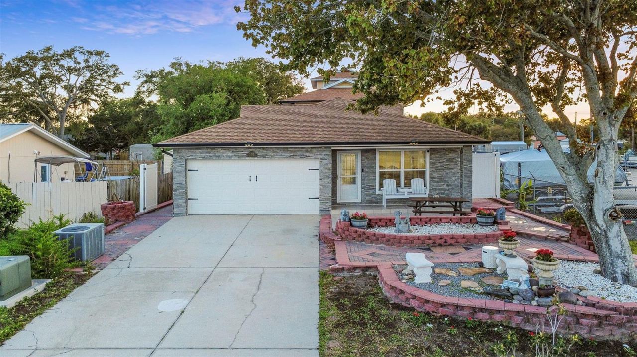 Photo 3 of 5414 Riverside Dr, Port Orange, FL 32127