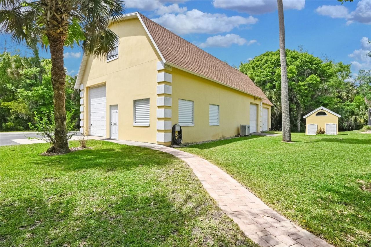 Photo 2 of 1711 Hideaway Forest Trl, New Smyrna Beach, FL 32168
