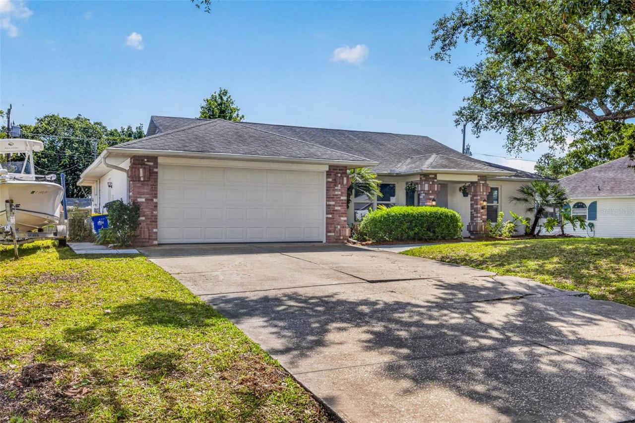2225 Vista Palm Dr, Edgewater, FL 32141