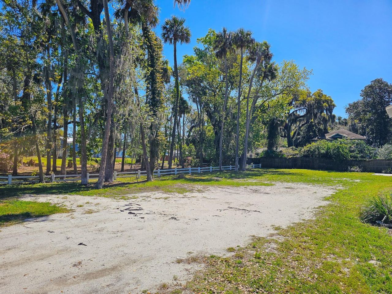 Photo 3 of 820 Canal St, New Smyrna Beach, FL 32168