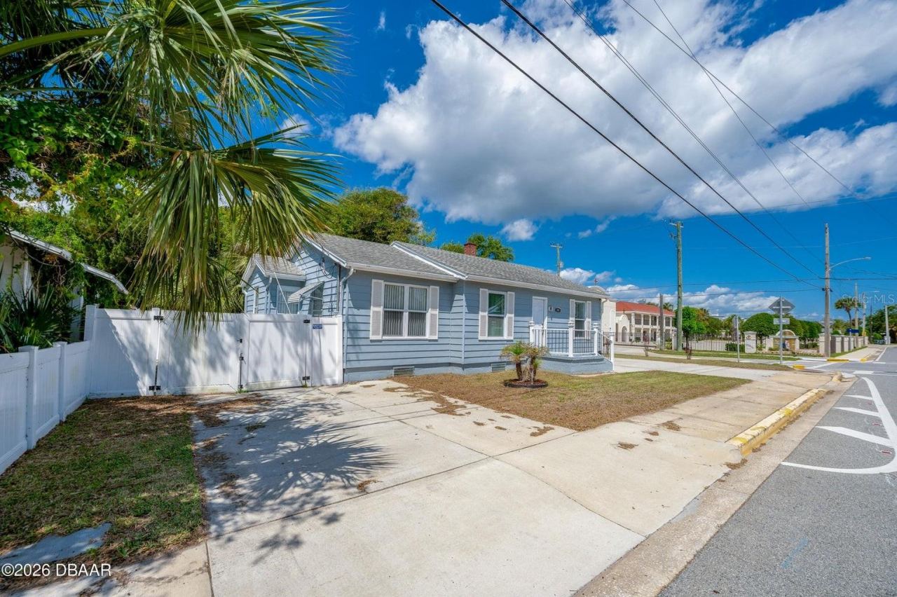 Photo 2 of 243 N Peninsula Dr, Daytona Beach, FL 32118