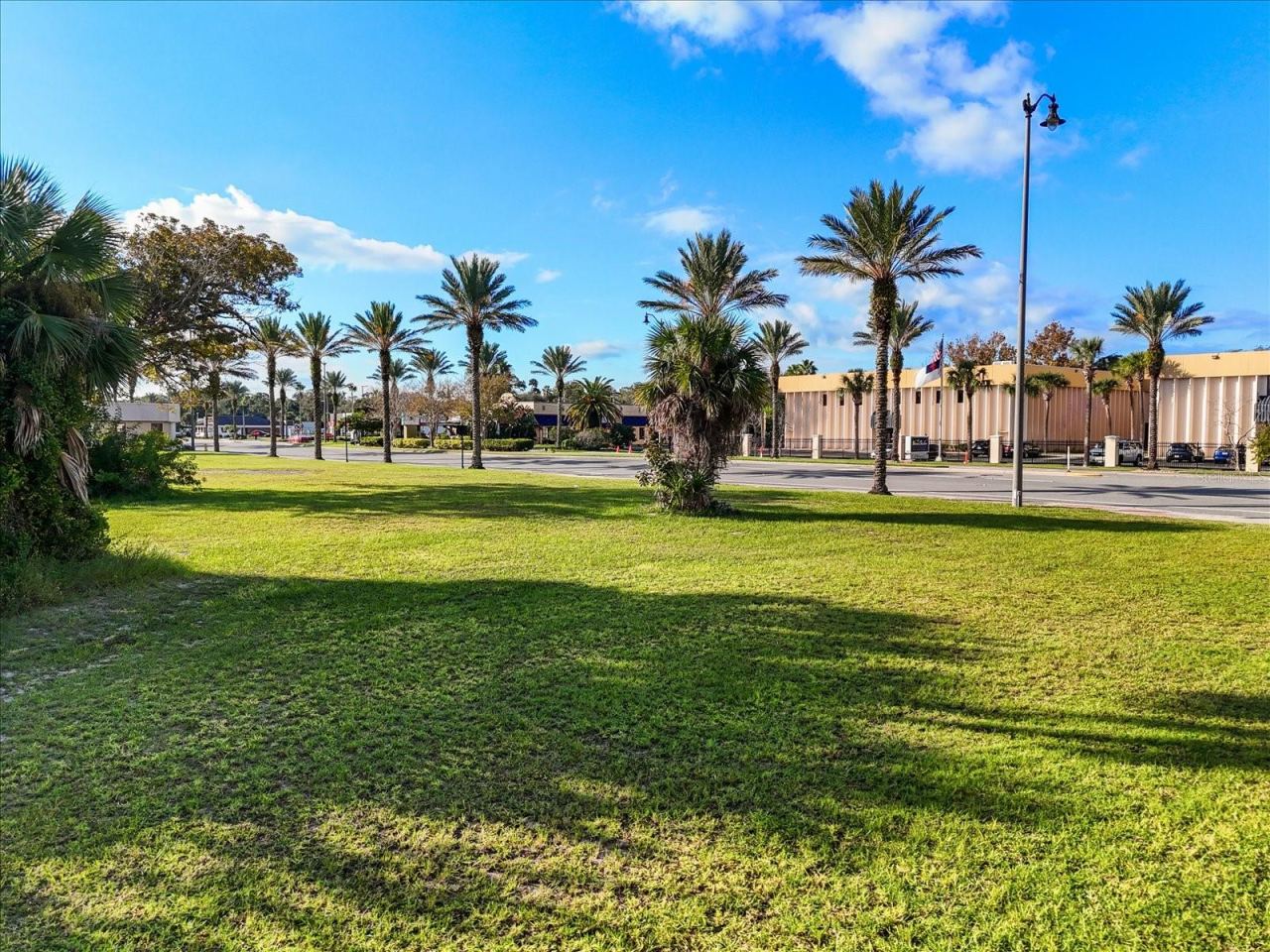 Photo 2 of 1771 S Ridge Wood Ave, South Daytona, FL 32119