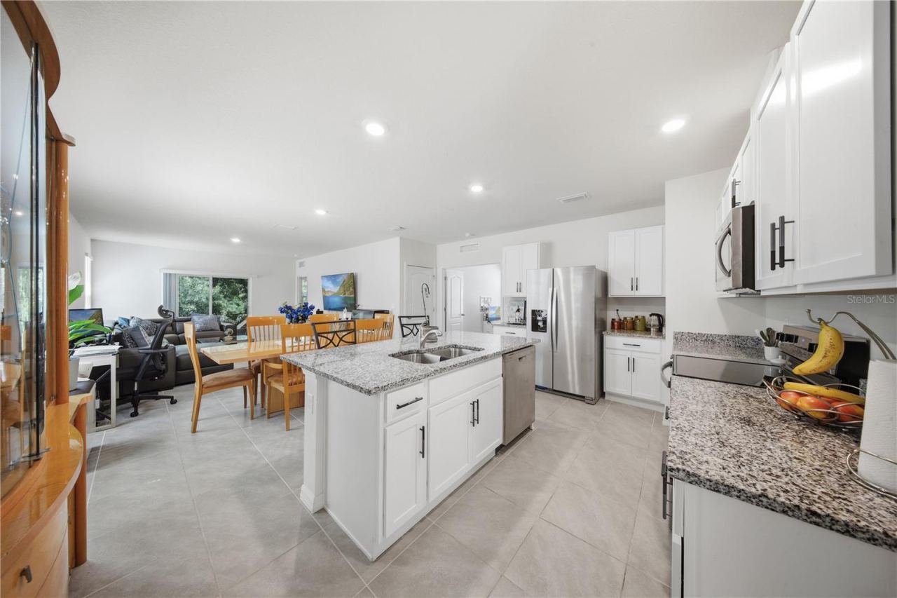 Photo 3 of 479 Pelham Park Dr, Deland, FL 32720