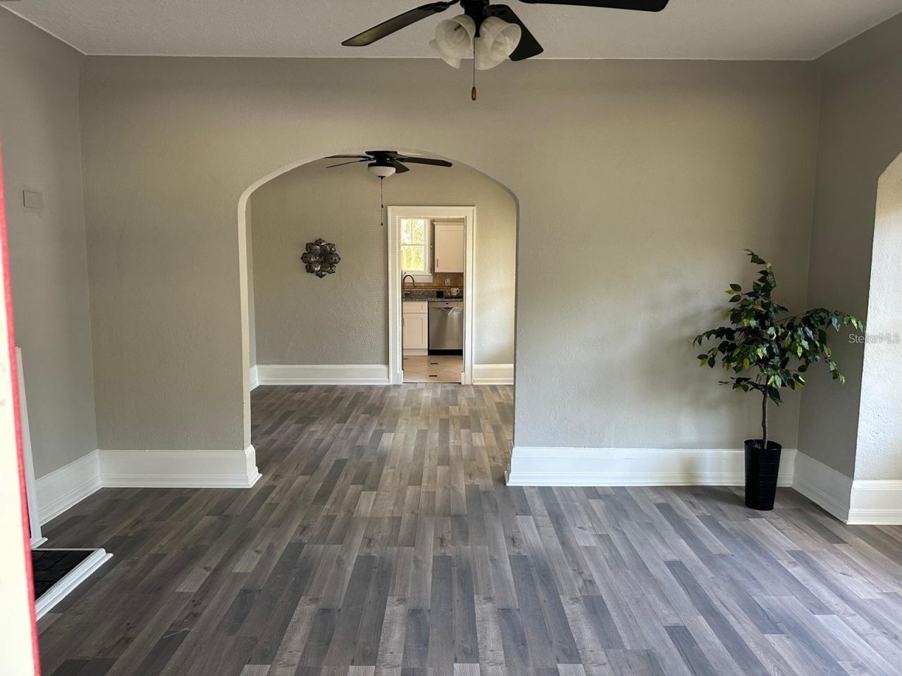 Photo 3 of 221 N Julia Ave, Deland, FL 32720