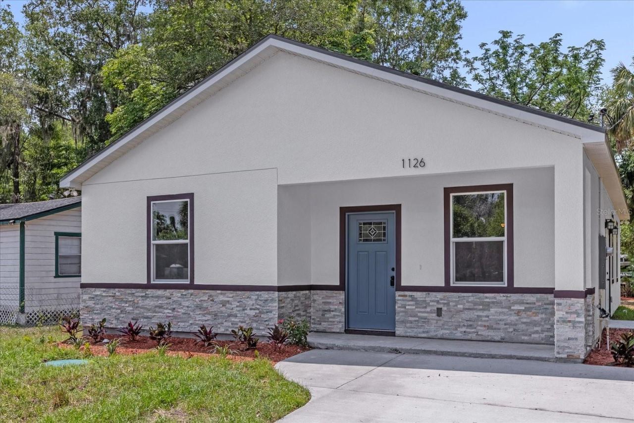 Photo 2 of 1126 S Thompson Ave, Deland, FL 32720