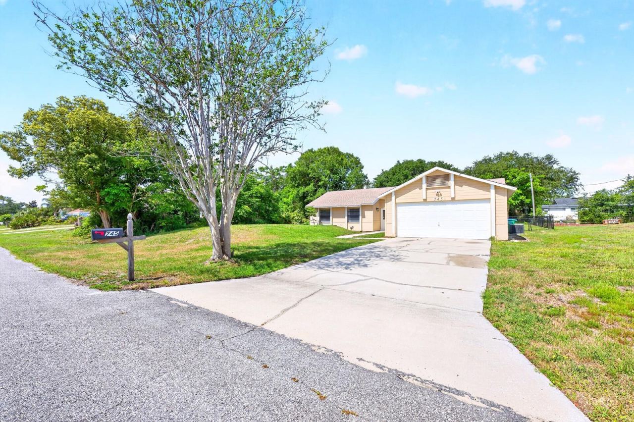 Photo 2 of 745 Mentmore Cir, Deltona, FL 32738