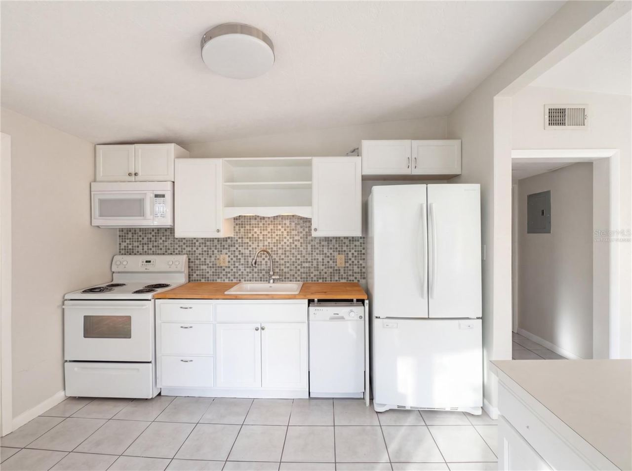 Photo 2 of 911 New York St, Edgewater, FL 32132