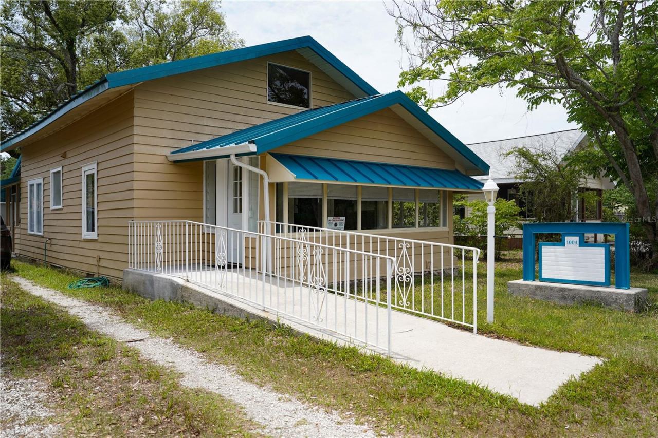 1004 Talton Ave, Deland, FL 32720