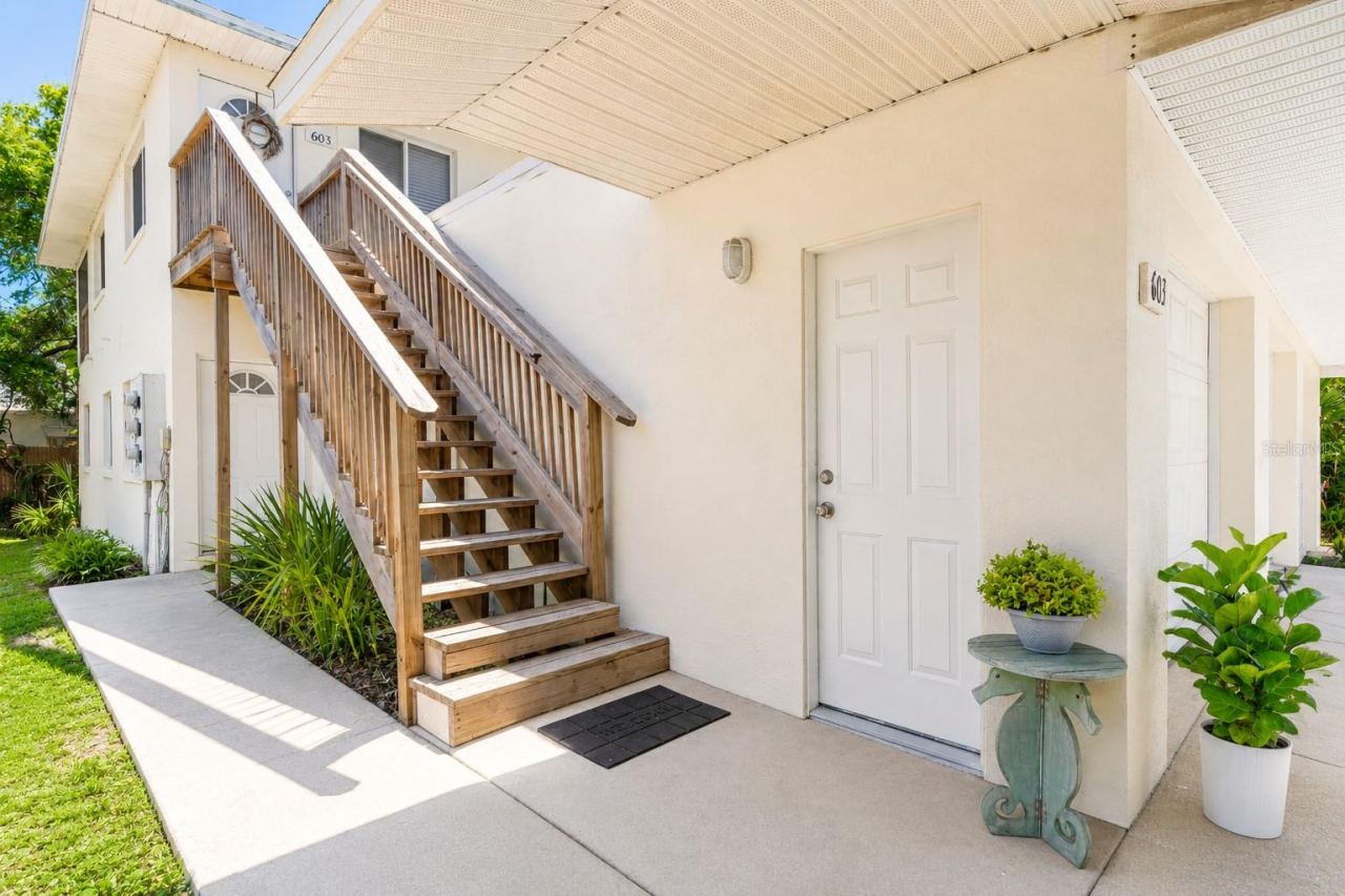 601 E 2nd Ave, New Smyrna Beach, FL 32169