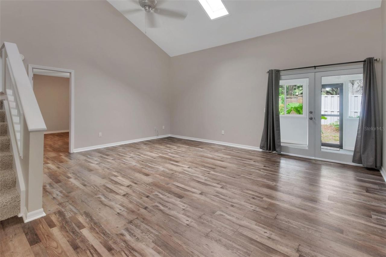 Photo 2 of 2919 Revere Pl #2919, Deland, FL 32720