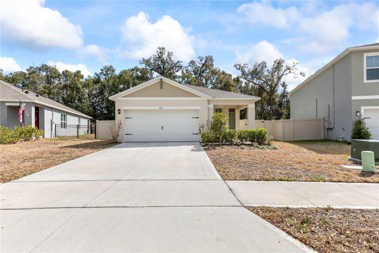407 Pelham Park Dr, Deland, FL 32720