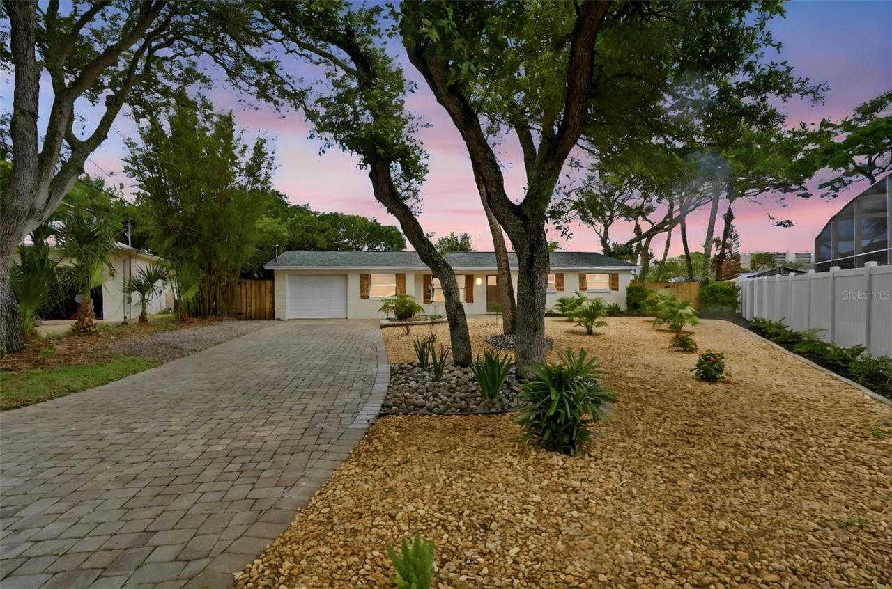 1 Carley Cir, New Smyrna Beach
