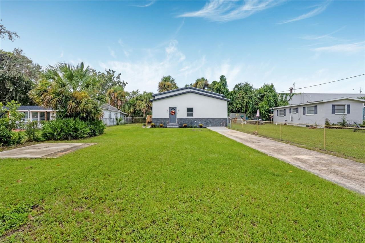 Photo 2 of 732 Avondale Ave, Daytona Beach, FL 32117