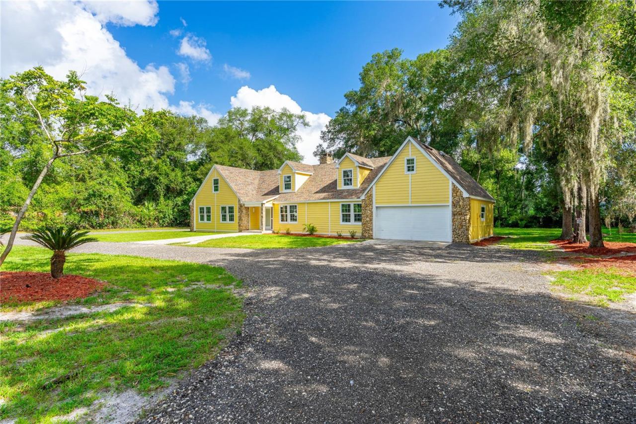 Photo 2 of 475 E Wisconsin Ave, Orange City, FL 32763