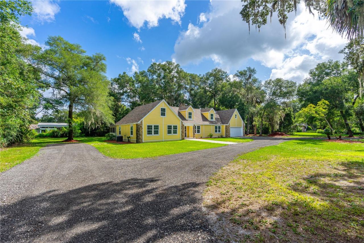 Photo 3 of 475 E Wisconsin Ave, Orange City, FL 32763