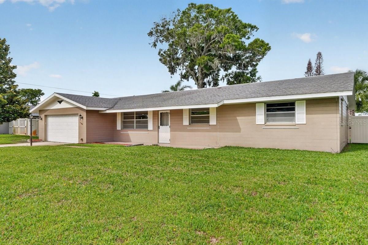 Photo 3 of 2342 Citrus Ave, South Daytona, FL 32119