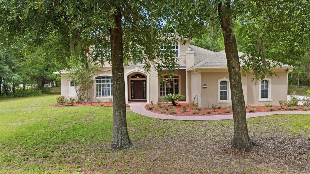 Photo 3 of 530 N Blue Lake Ave, Deland, FL 32724