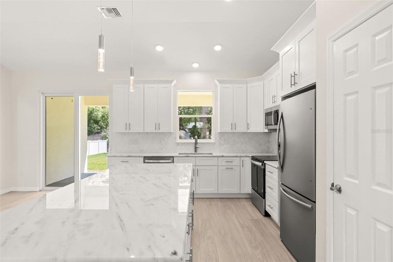 Photo 2 of 247 Debary Dr, Debary, FL 32713