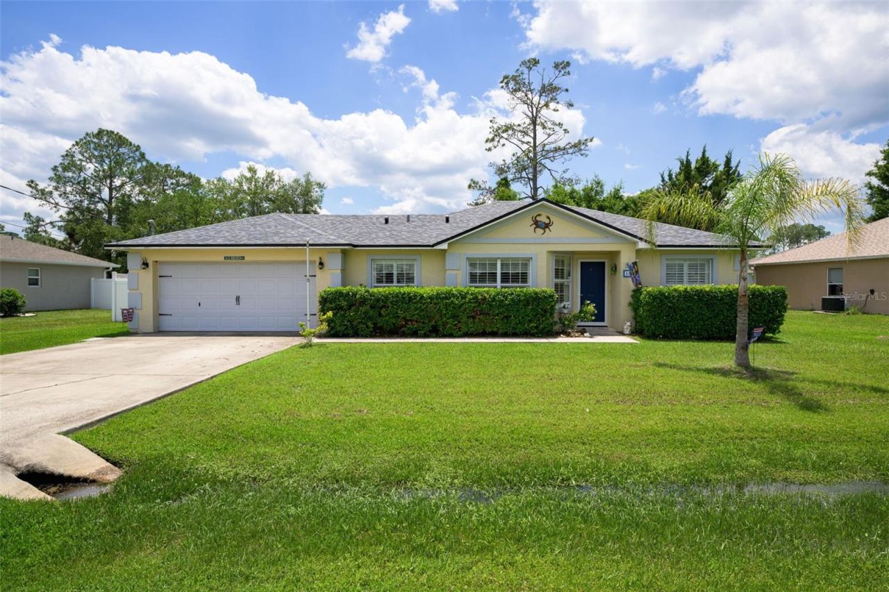 Photo 2 of 18 Phoenix Ln, Palm Coast, FL 32164