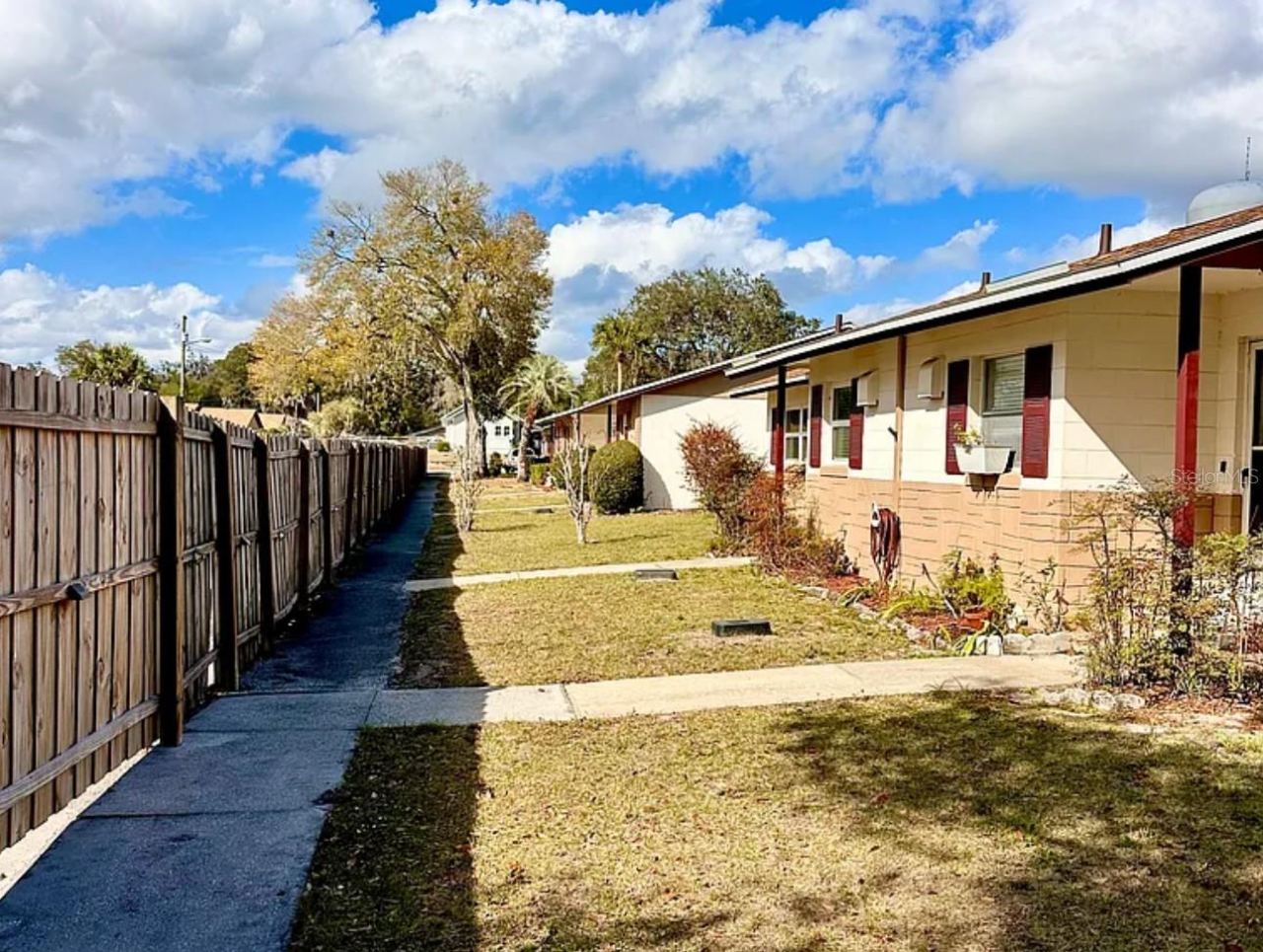 Photo 2 of 712 E Arizona Ave #a, Deland, FL 32724