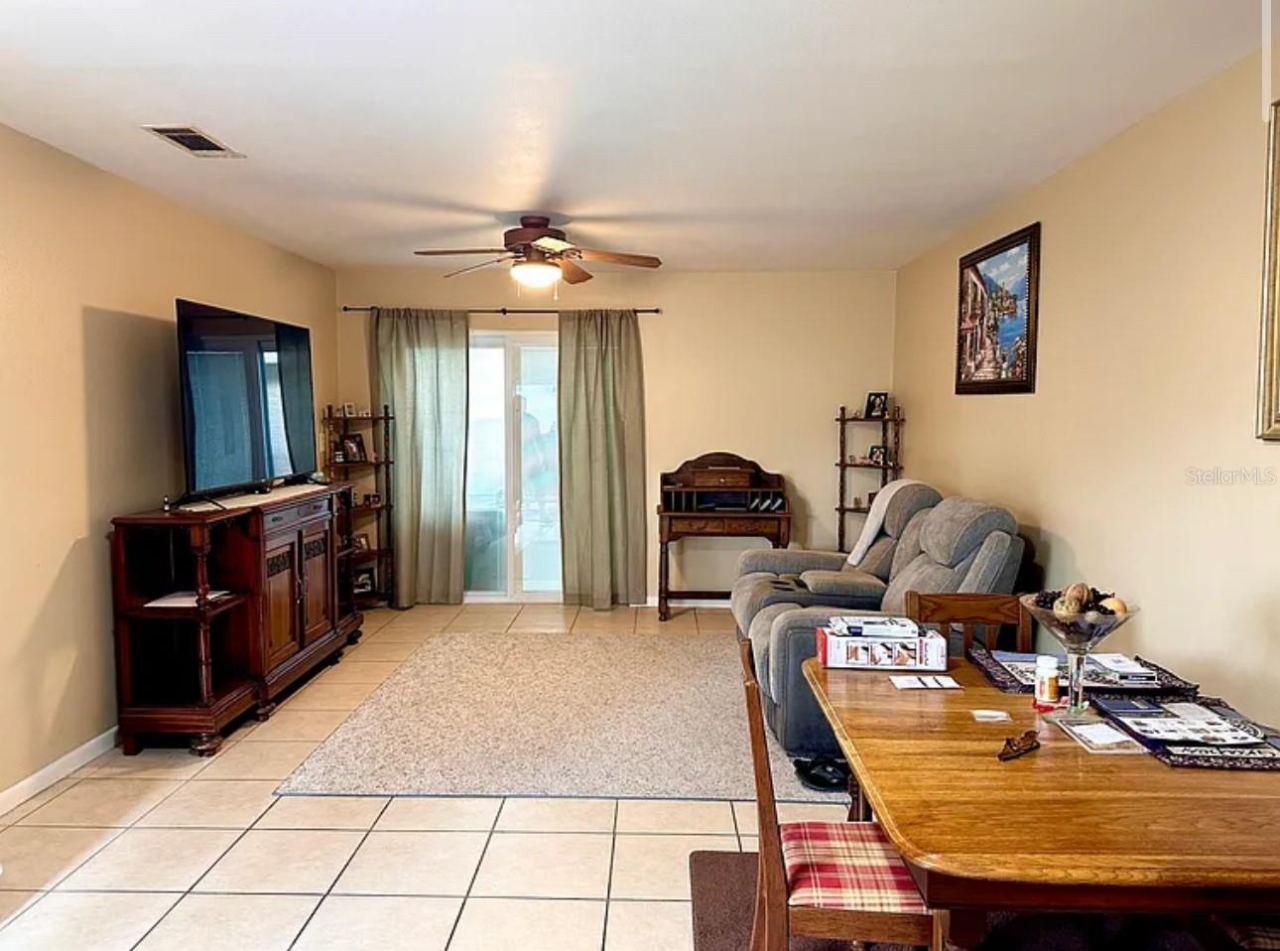 Photo 3 of 712 E Arizona Ave #a, Deland, FL 32724