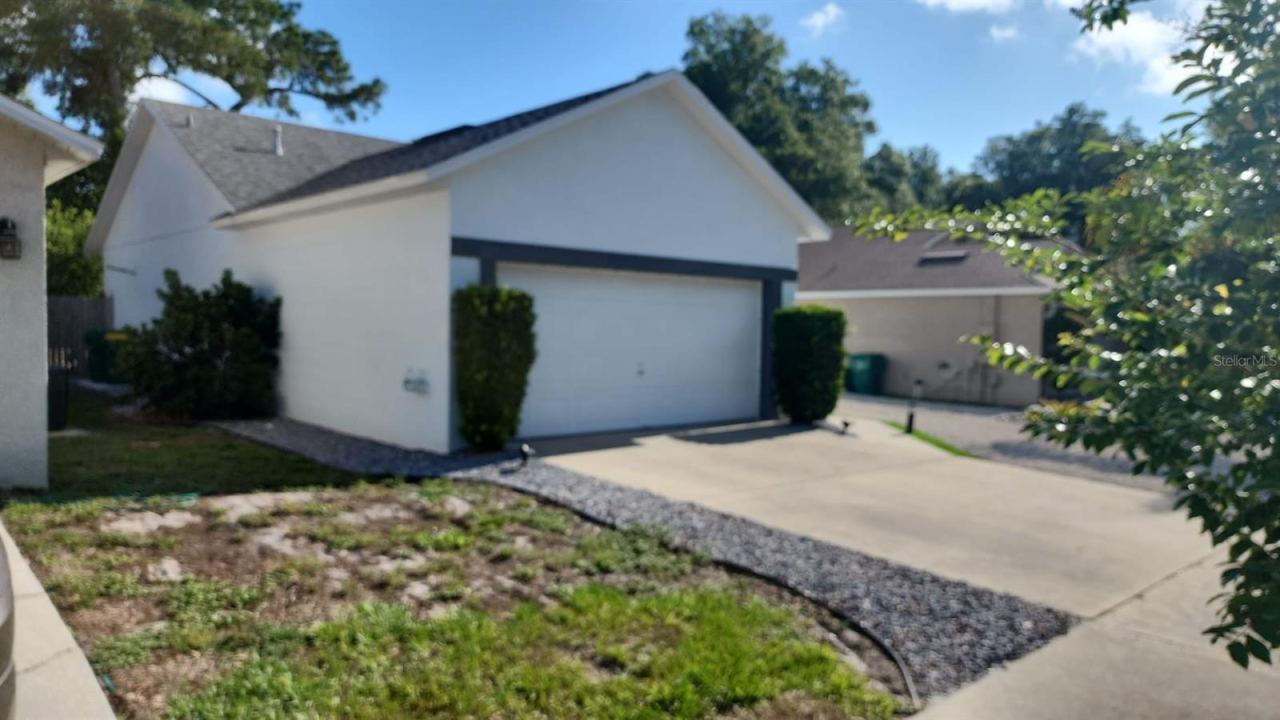 Photo 3 of 327 Heritage Estates Ln, Deland, FL 32720