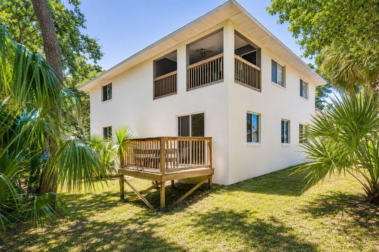 Photo 3 of 601 E 2nd Ave, New Smyrna Beach, FL 32169