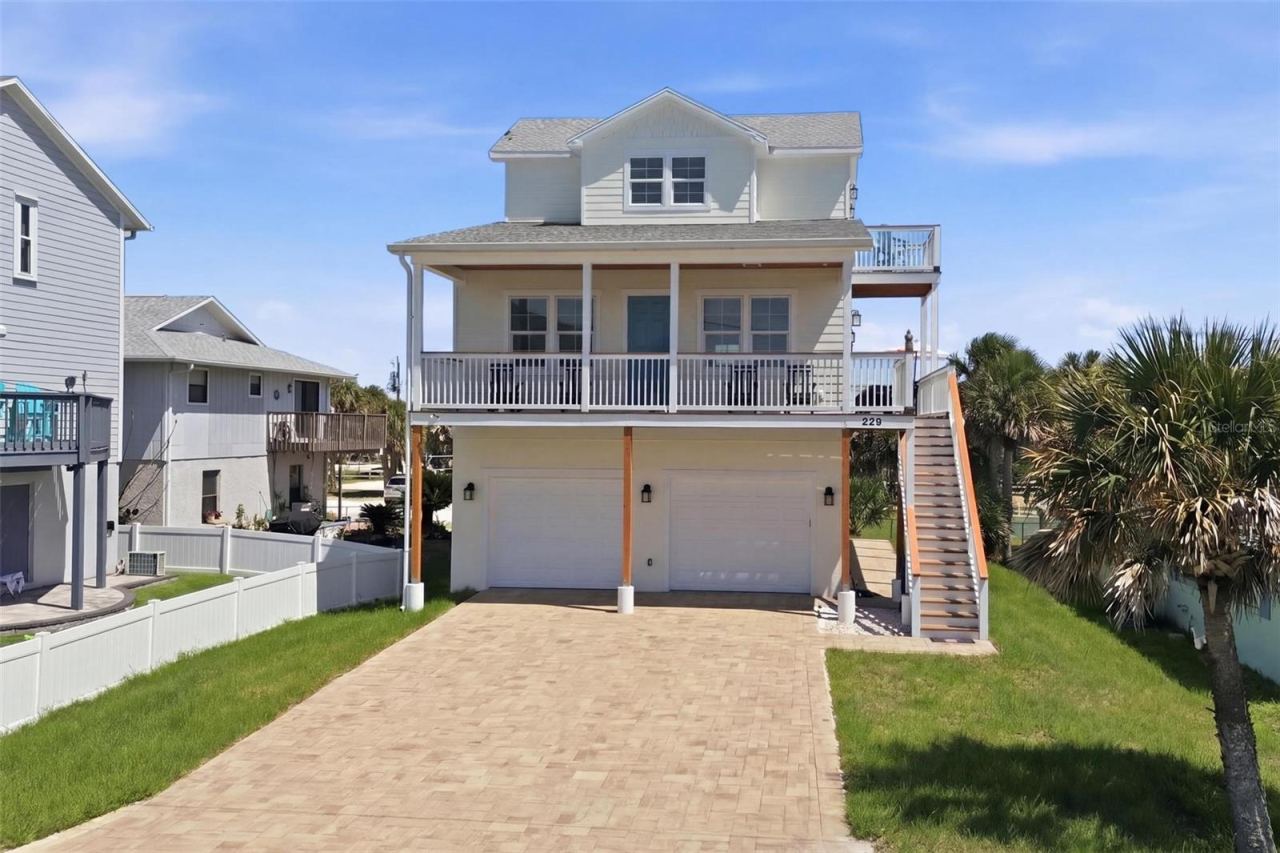 Photo 2 of 856 Ladyfish Ave, New Smyrna Beach, FL 32169